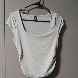 Uniqlo Light Gray Short Sleeve Top